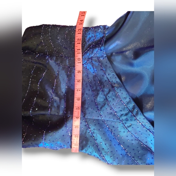 Shimmering blue gown - Picture 8 of 11